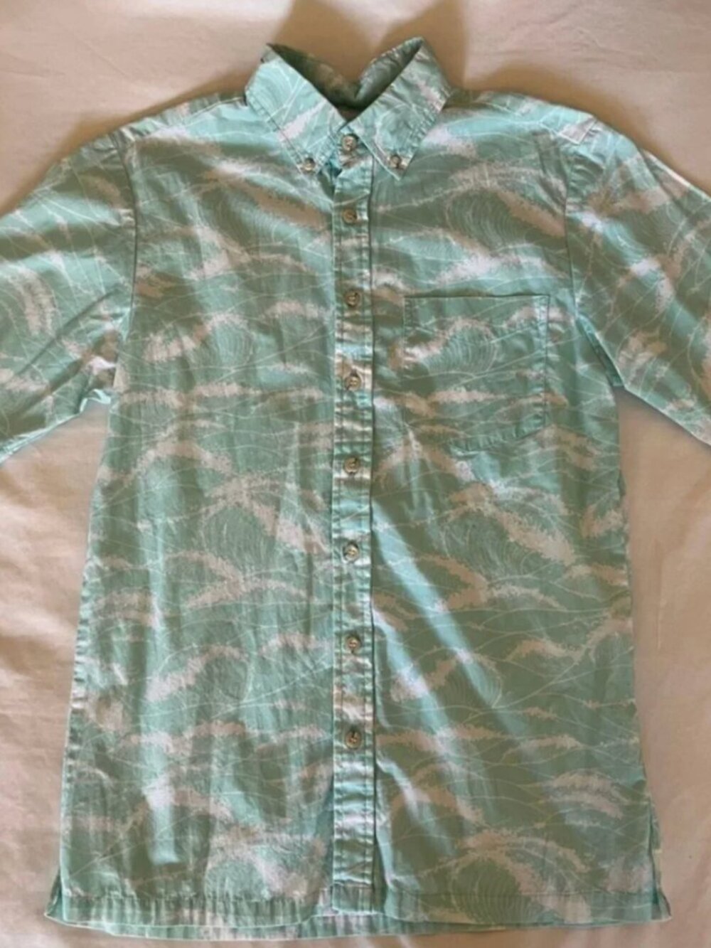 Avanti Blue and White Hawaiian Button Down Shirt